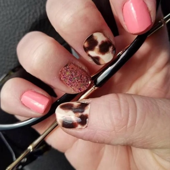 Show and Shell Color Street retired set - Picture 4 of 4